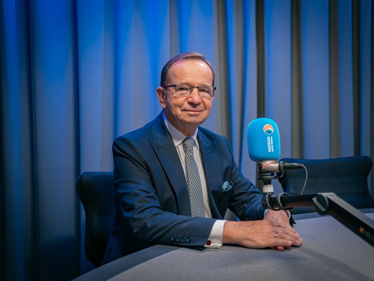 W. Ortyl: Trwają prace nad konsolidacją szpitali w Przemyślu i Ustrzykach Dolnych 1 - Polskie Radio Rzeszów W. Ortyl: Trwają prace nad konsolidacją szpitali w Przemyślu i Ustrzykach Dolnych