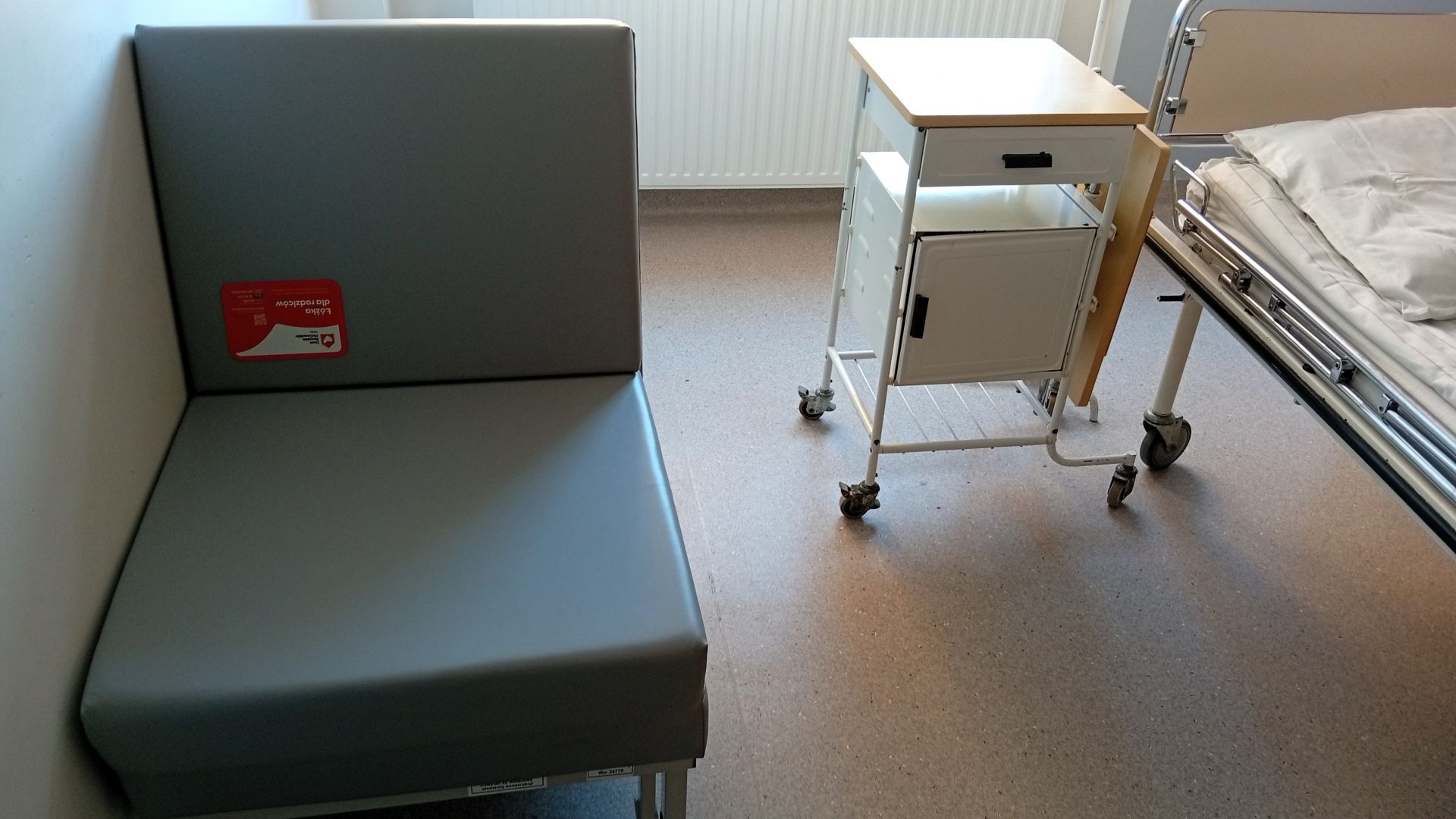 Wojewódzki Szpital w Tarnobrzegu otrzymał 11 łóżek dla rodziców - Polskie Radio Rzeszów