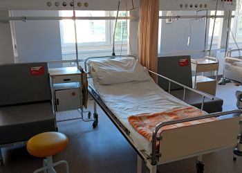 Wojewódzki Szpital w Tarnobrzegu otrzymał 11 łóżek dla rodziców 2 - Polskie Radio Rzeszów Wojewódzki Szpital w Tarnobrzegu otrzymał 11 łóżek dla rodziców