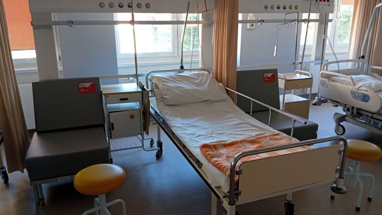 Wojewódzki Szpital w&nbsp;Tarnobrzegu otrzymał 11 łóżek dla rodziców
