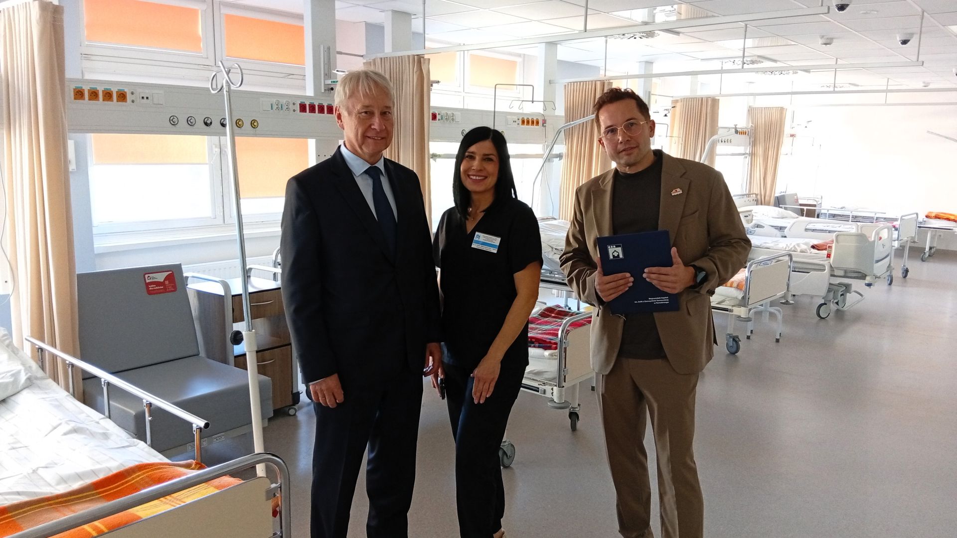 Wojewódzki Szpital w Tarnobrzegu otrzymał 11 łóżek dla rodziców - Polskie Radio Rzeszów