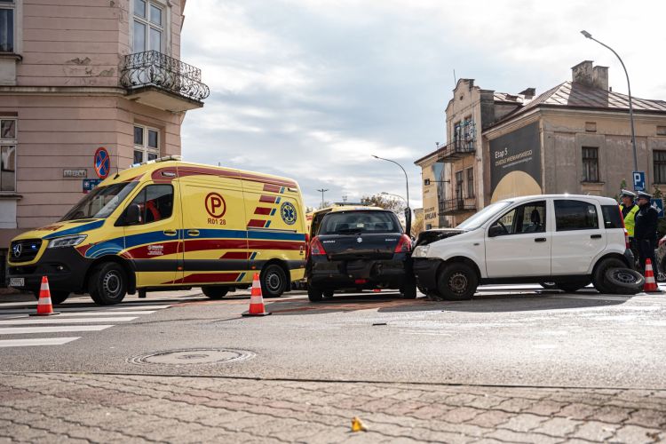 Wypadek na&nbsp;skrzyżowaniu w&nbsp;Rzeszowie. Dziecko przewiezione na&nbsp;badania