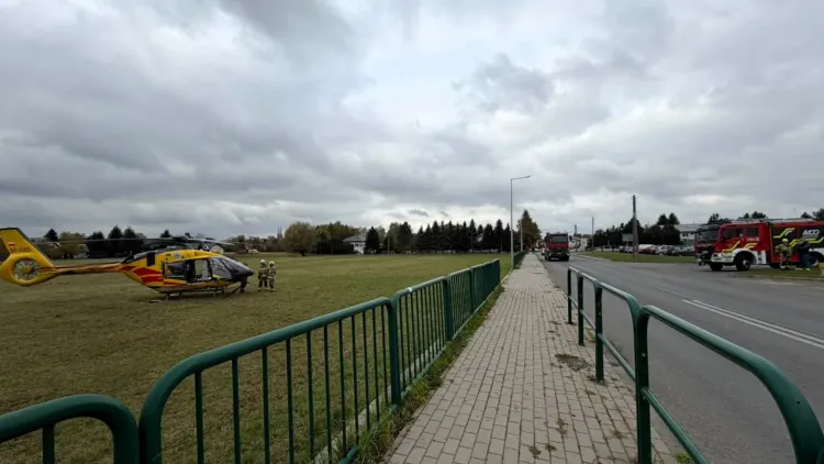 Tragiczny finał wypadku w Jedliczu. Nie żyje 3-latek potrącony przez karetkę na terenie przedszkola 1 - Polskie Radio Rzeszów Tragiczny finał wypadku w Jedliczu. Nie żyje 3-latek potrącony przez karetkę na terenie przedszkola