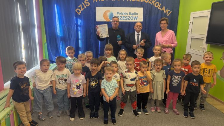 Za co dzieci lubią swoich nauczycieli? Przedszkolaki z Przemyśla zabierają głos 1 - Polskie Radio Rzeszów Za co dzieci lubią swoich nauczycieli? Przedszkolaki z Przemyśla zabierają głos