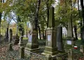 Remonty na cmentarzach w Rzeszowie. Odnowiono nagrobki i alejki 6 - Polskie Radio Rzeszów Remonty na cmentarzach w Rzeszowie. Odnowiono nagrobki i alejki