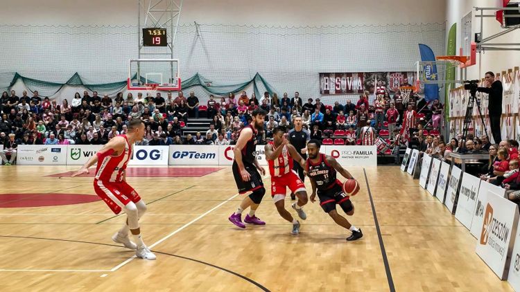 OPTeam Resovia walczy o&nbsp;przełamanie. Trwa mecz z&nbsp;Polonią Warszawa