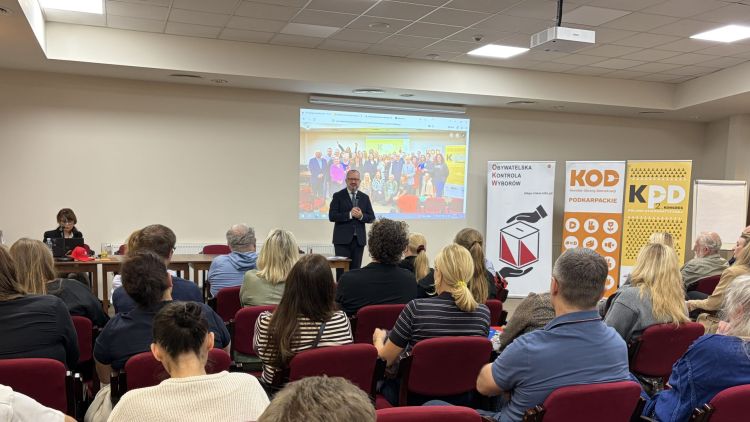 Kongres Polonii Demokratycznej w&nbsp;Rzeszowie. Rozmawiali o&nbsp;wyzwaniach Polaków za&nbsp;granicą