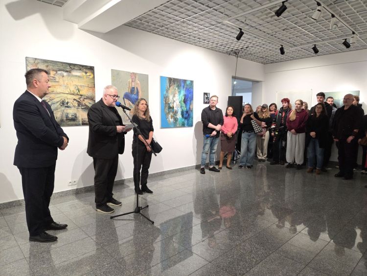 „Między pokoleniami” – jubileuszowa wystawa na&nbsp;Uniwersytecie Rzeszowskim